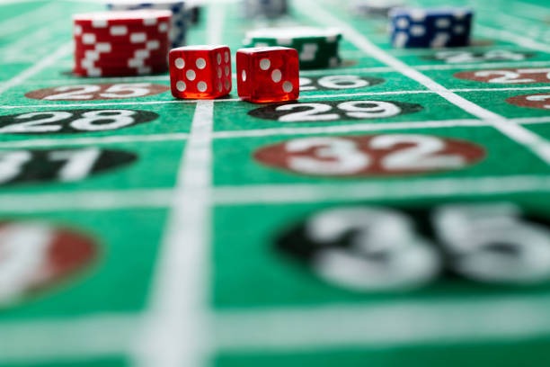 Our live show layout separates rules and results. Live game show interface with round result panel